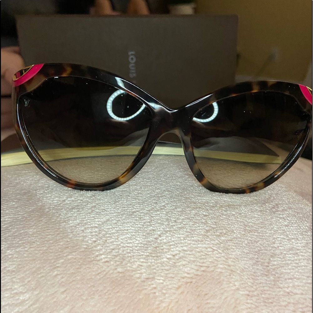 Louis Vuitton sunglasses 🕶